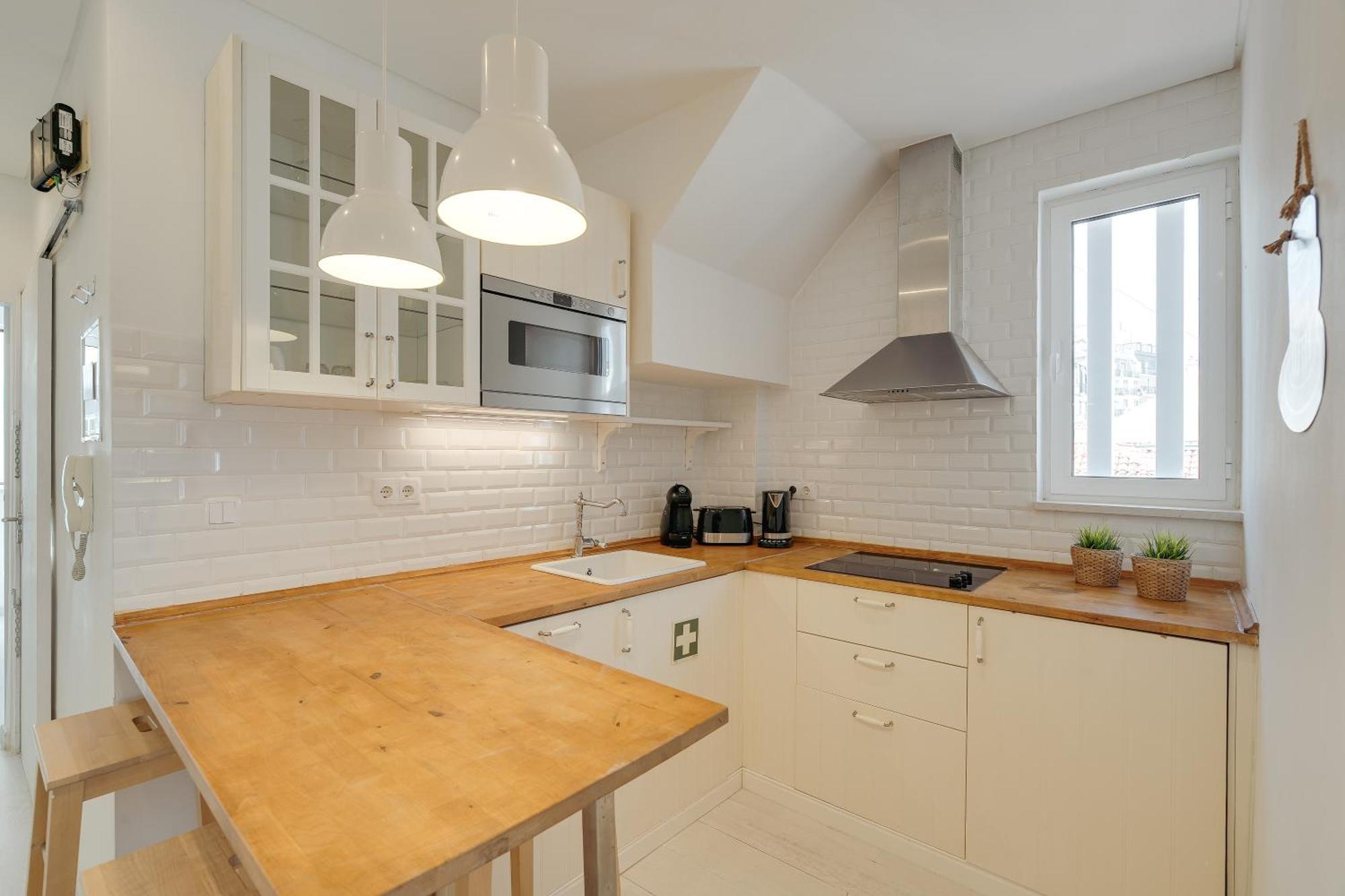 Hostwise - Stylish Flat Near Bica Elevator Lisboa